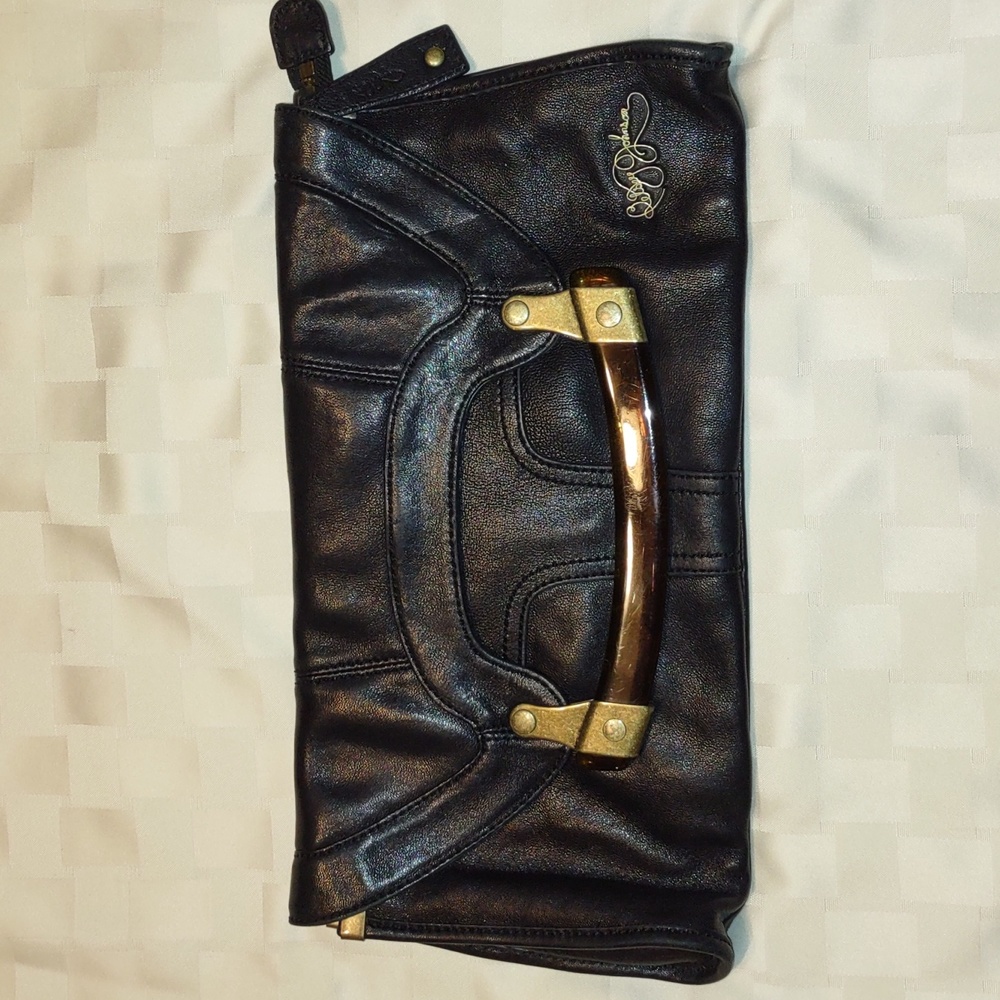 VTG. Betsey Johnson leather clutch